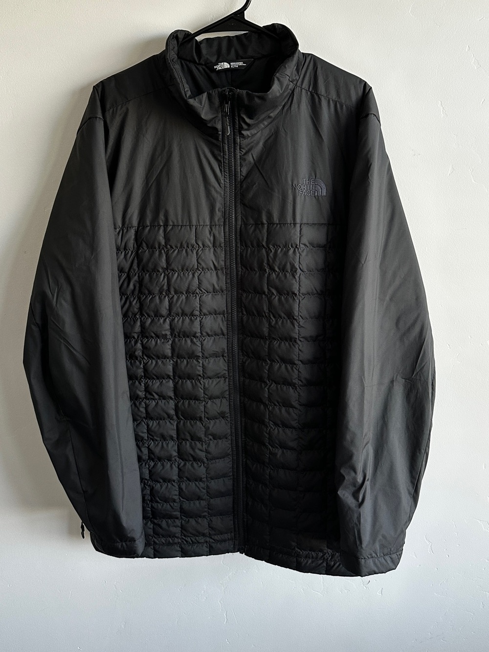The North Face Men’s Thermoball Puffer Jacket Size XL